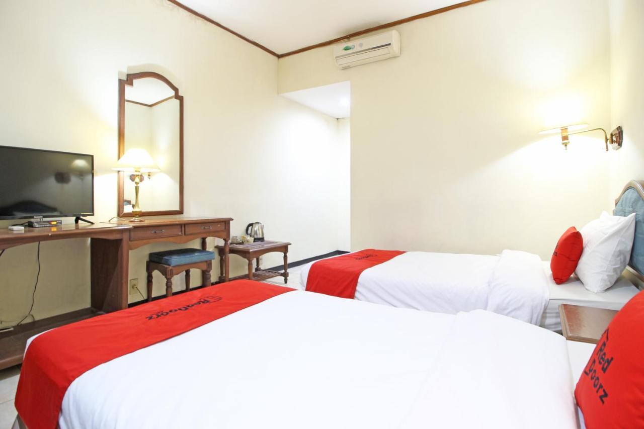Reddoorz Near Malioboro Tugu Station Jogja Yogyakarta Exterior foto